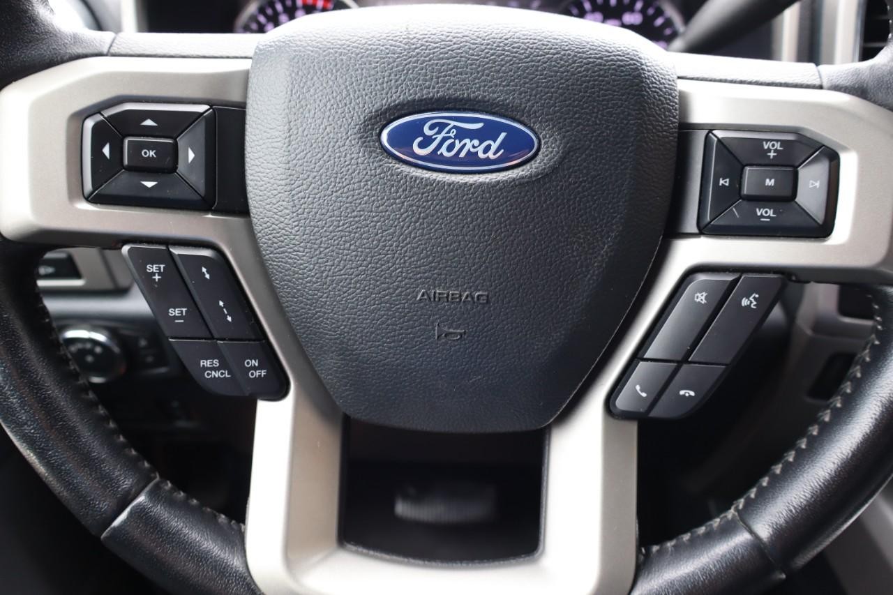 Ford Super Duty F-250 SRW Vehicle Full-screen Gallery Image 13