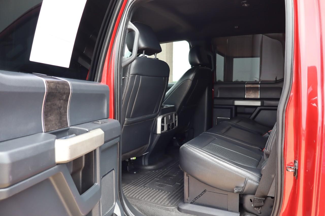 Ford Super Duty F-250 SRW Vehicle Full-screen Gallery Image 18