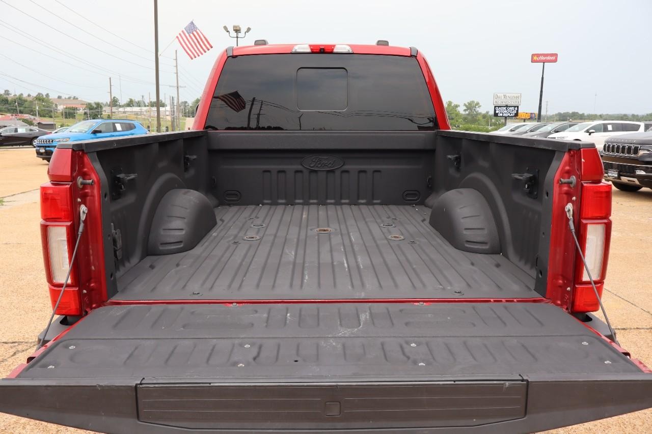 Ford Super Duty F-250 SRW Vehicle Full-screen Gallery Image 23
