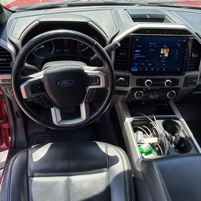 Ford Super Duty F-250 SRW Vehicle Full-screen Gallery Image 13