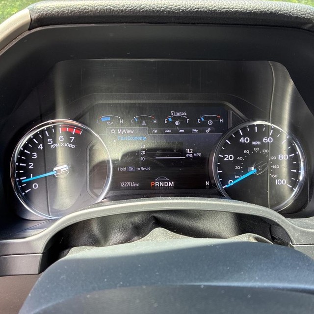 Ford Super Duty F-250 SRW Vehicle Full-screen Gallery Image 16