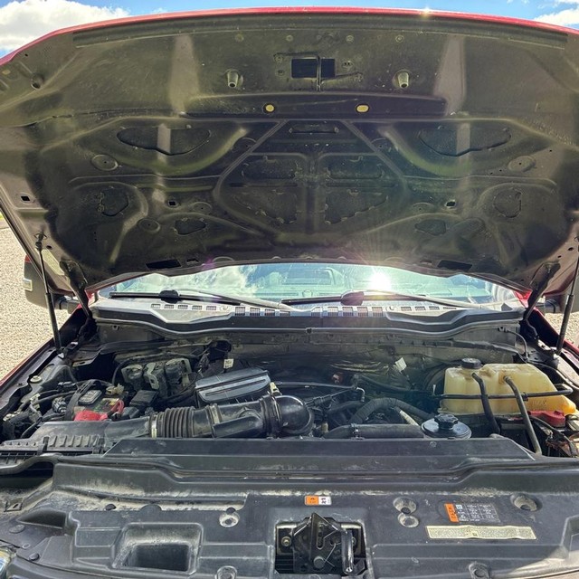 Ford Super Duty F-250 SRW Vehicle Full-screen Gallery Image 19