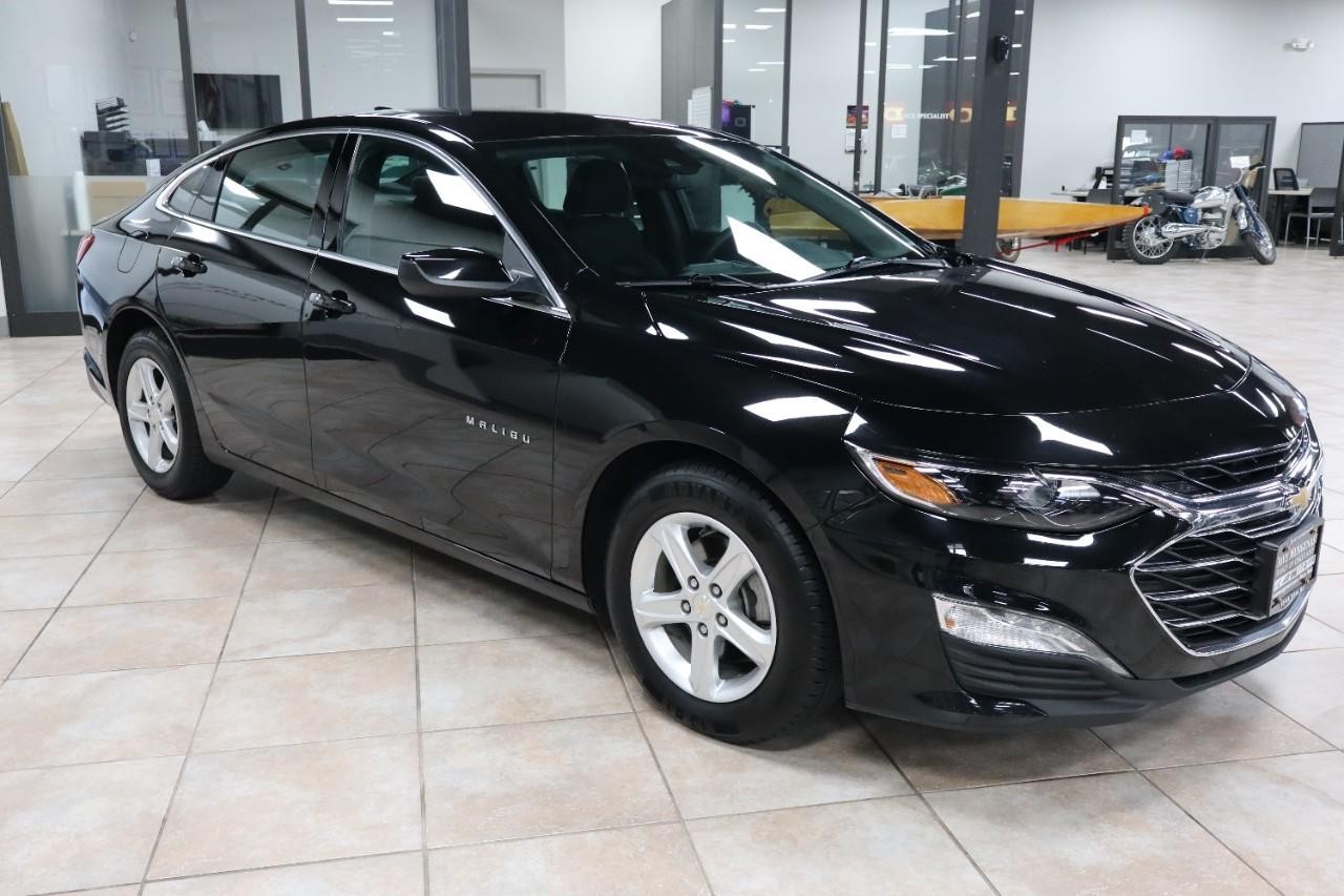 Chevrolet Malibu Vehicle Full-screen Gallery Image 8
