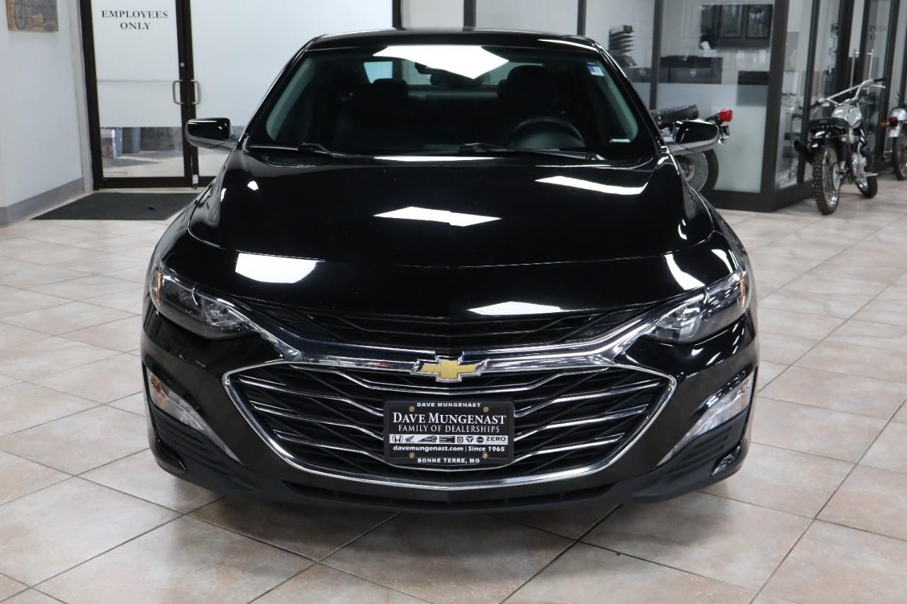Chevrolet Malibu Vehicle Full-screen Gallery Image 9