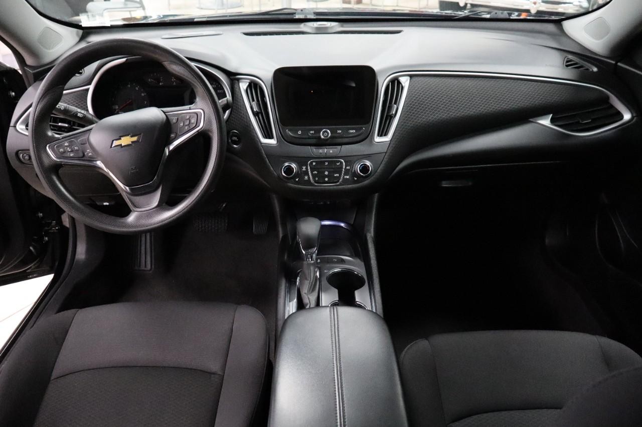 Chevrolet Malibu Vehicle Full-screen Gallery Image 13