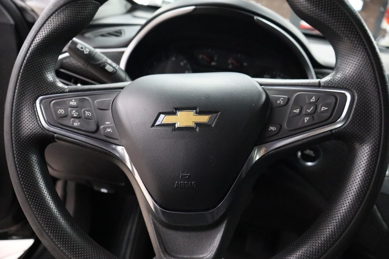 Chevrolet Malibu Vehicle Full-screen Gallery Image 14