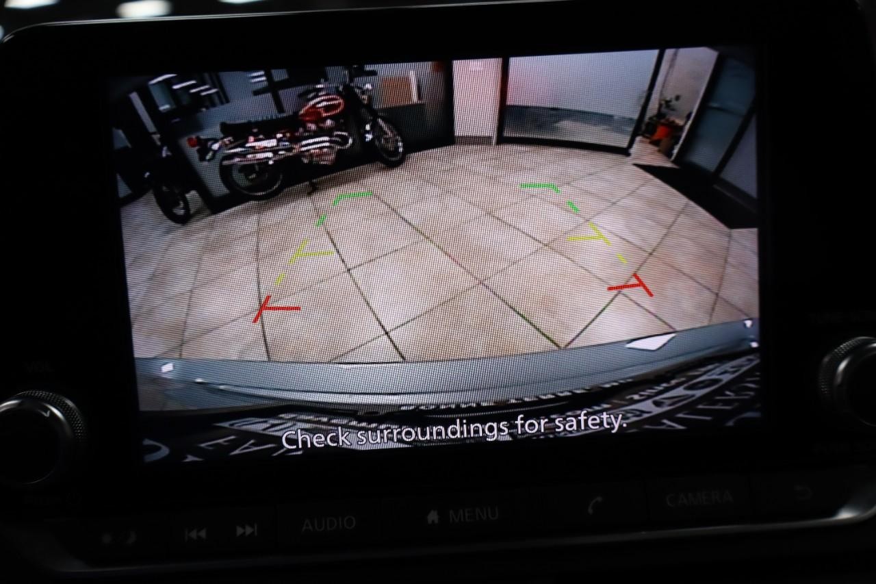 Nissan Altima Vehicle Full-screen Gallery Image 15