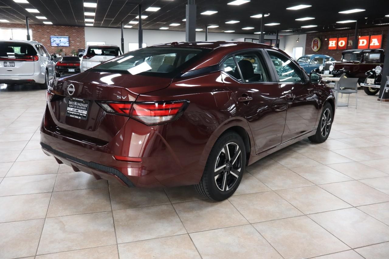 Nissan Sentra Vehicle Full-screen Gallery Image 5