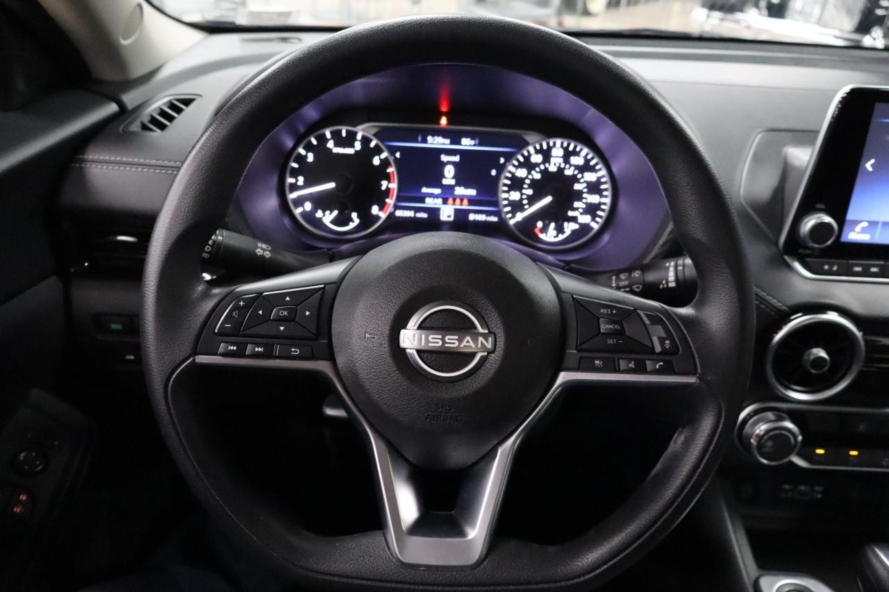 Nissan Sentra Vehicle Full-screen Gallery Image 11