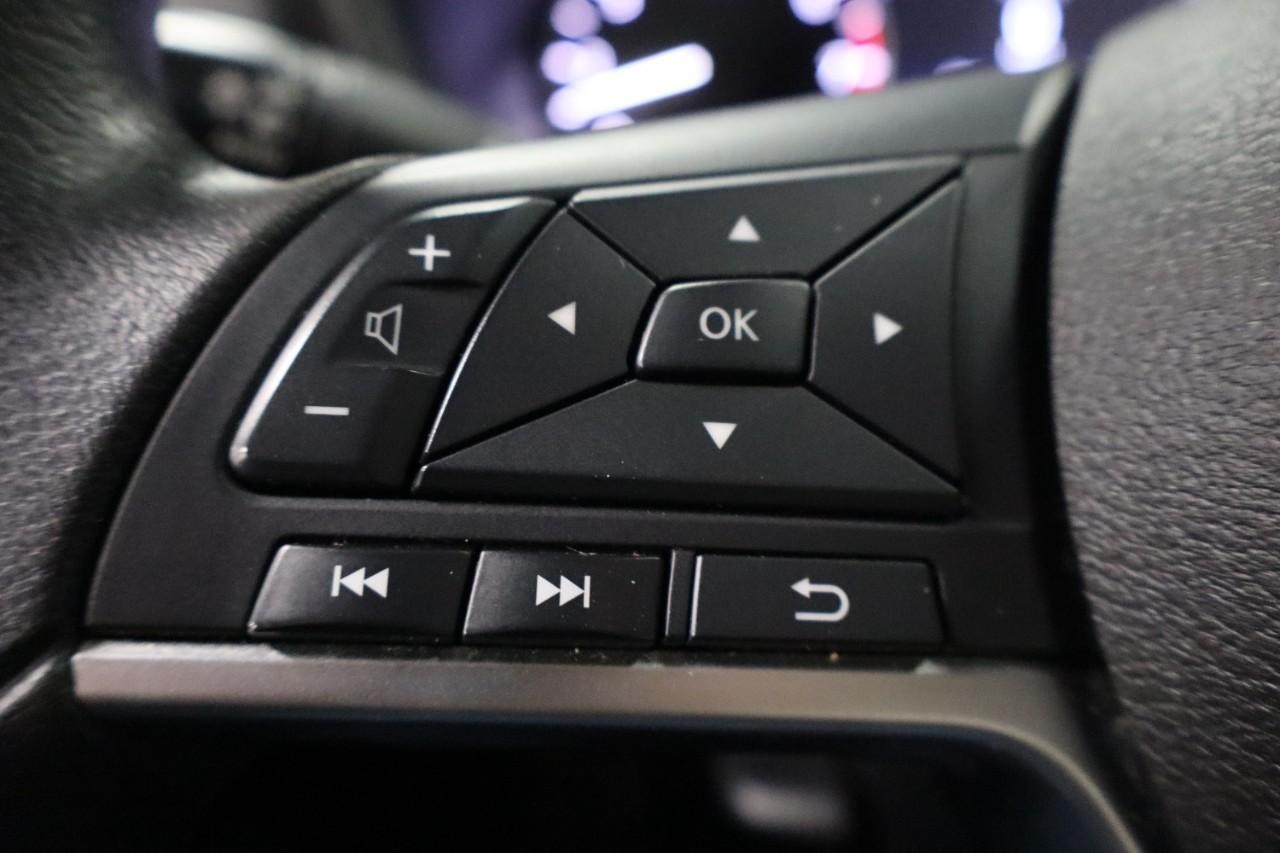 Nissan Sentra Vehicle Full-screen Gallery Image 14