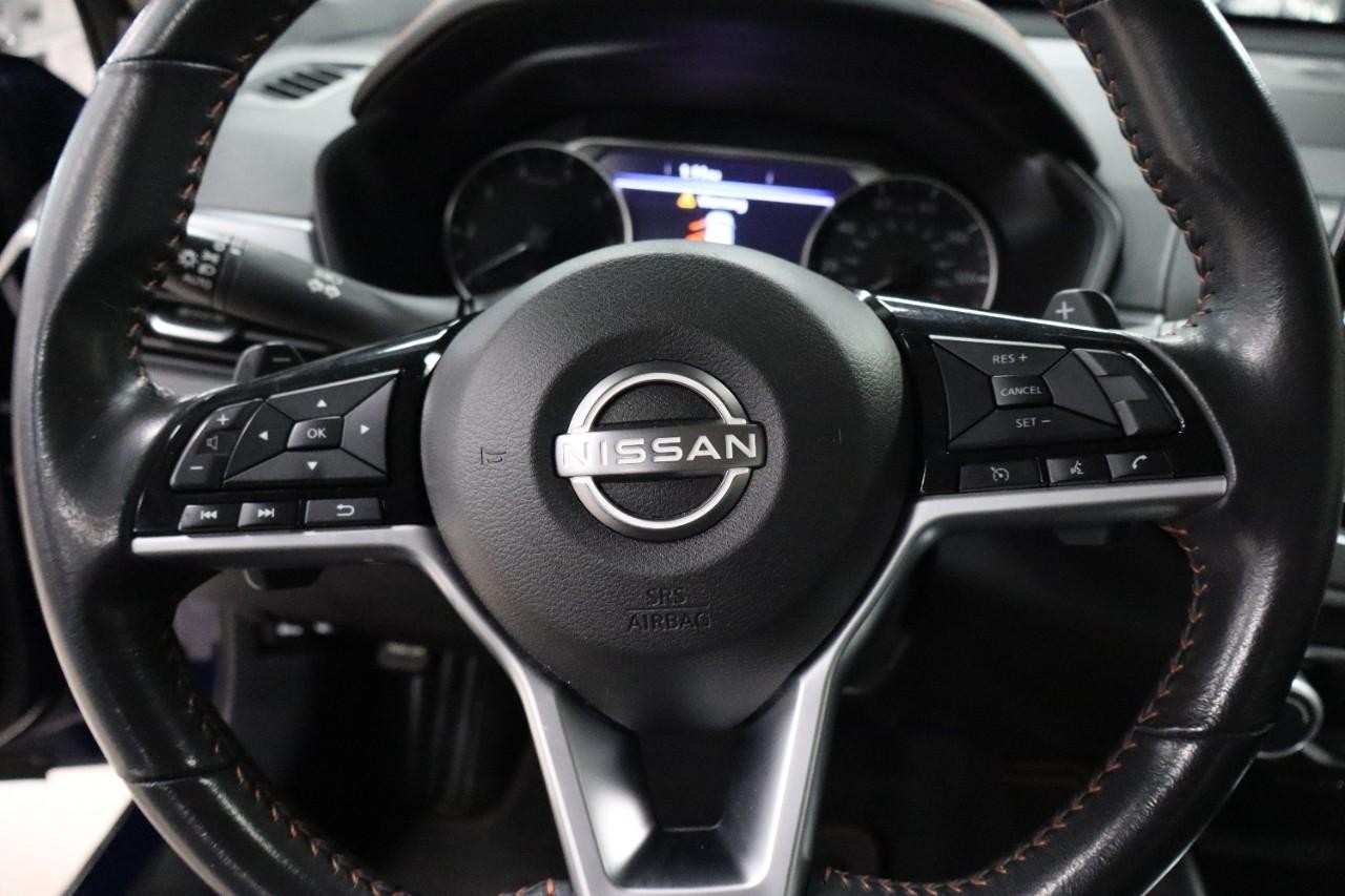 Nissan Altima Vehicle Full-screen Gallery Image 14