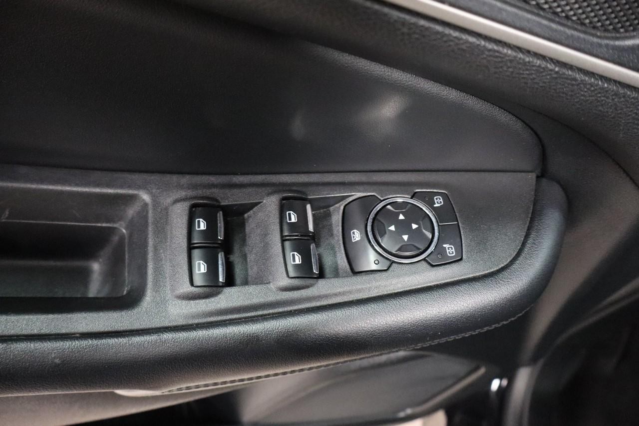 Ford Edge Vehicle Full-screen Gallery Image 13