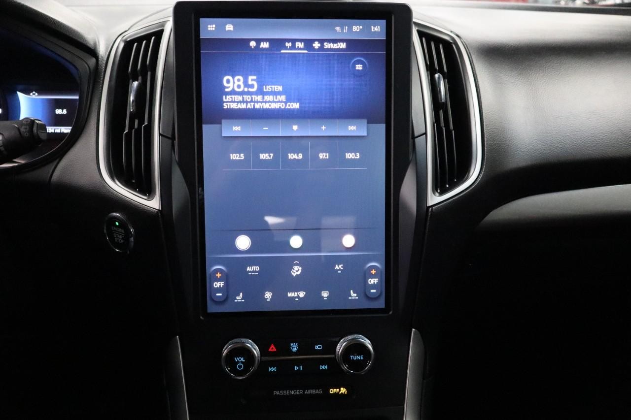 Ford Edge Vehicle Full-screen Gallery Image 19