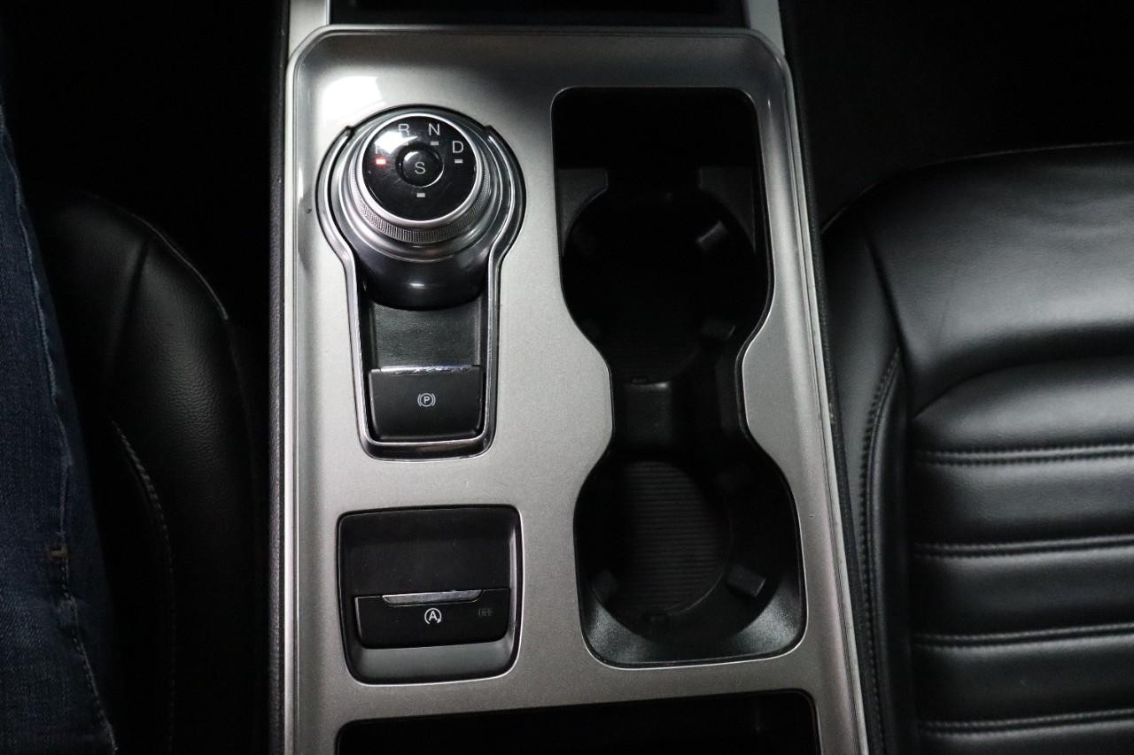 Ford Edge Vehicle Full-screen Gallery Image 21