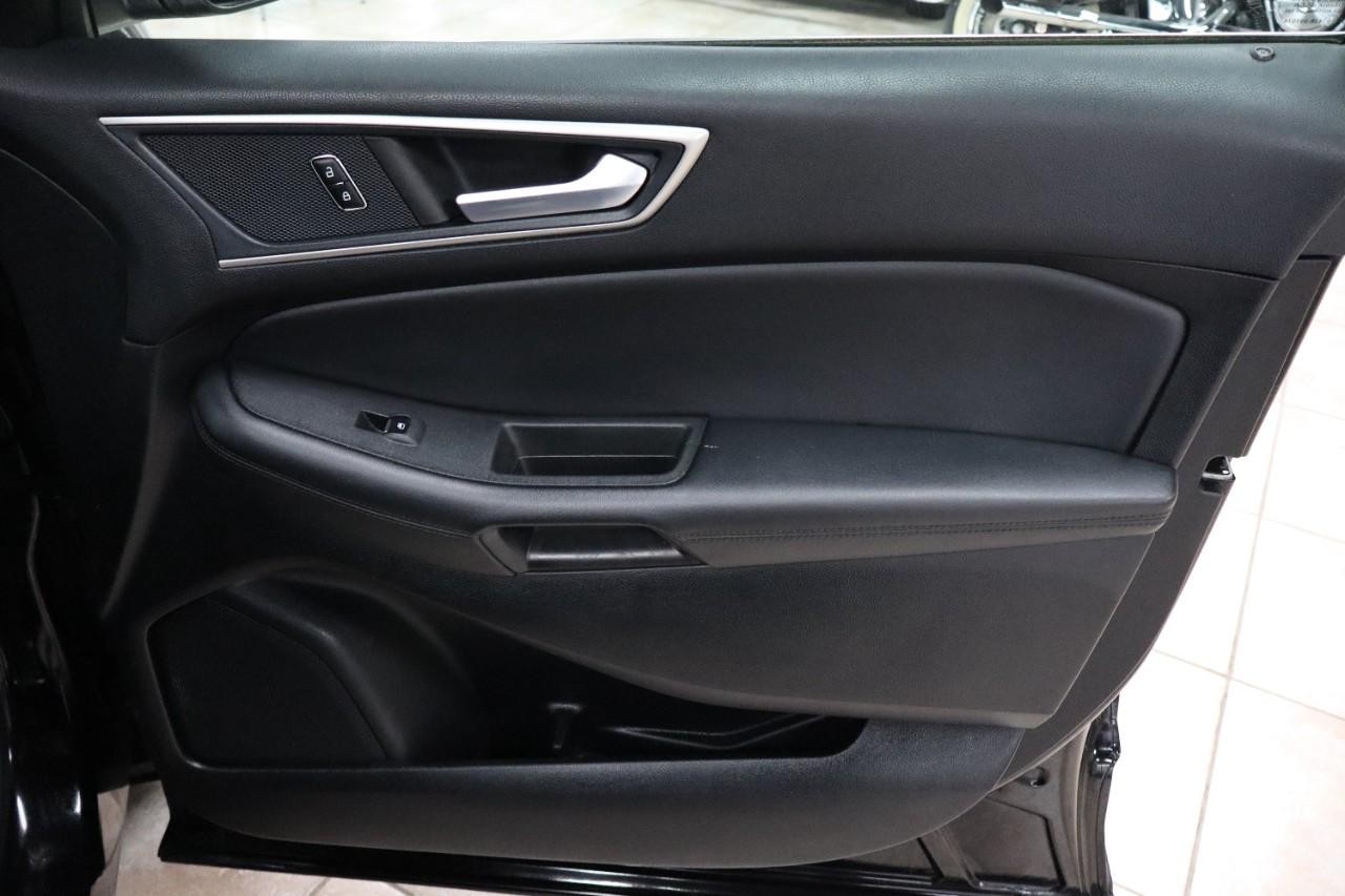 Ford Edge Vehicle Full-screen Gallery Image 31