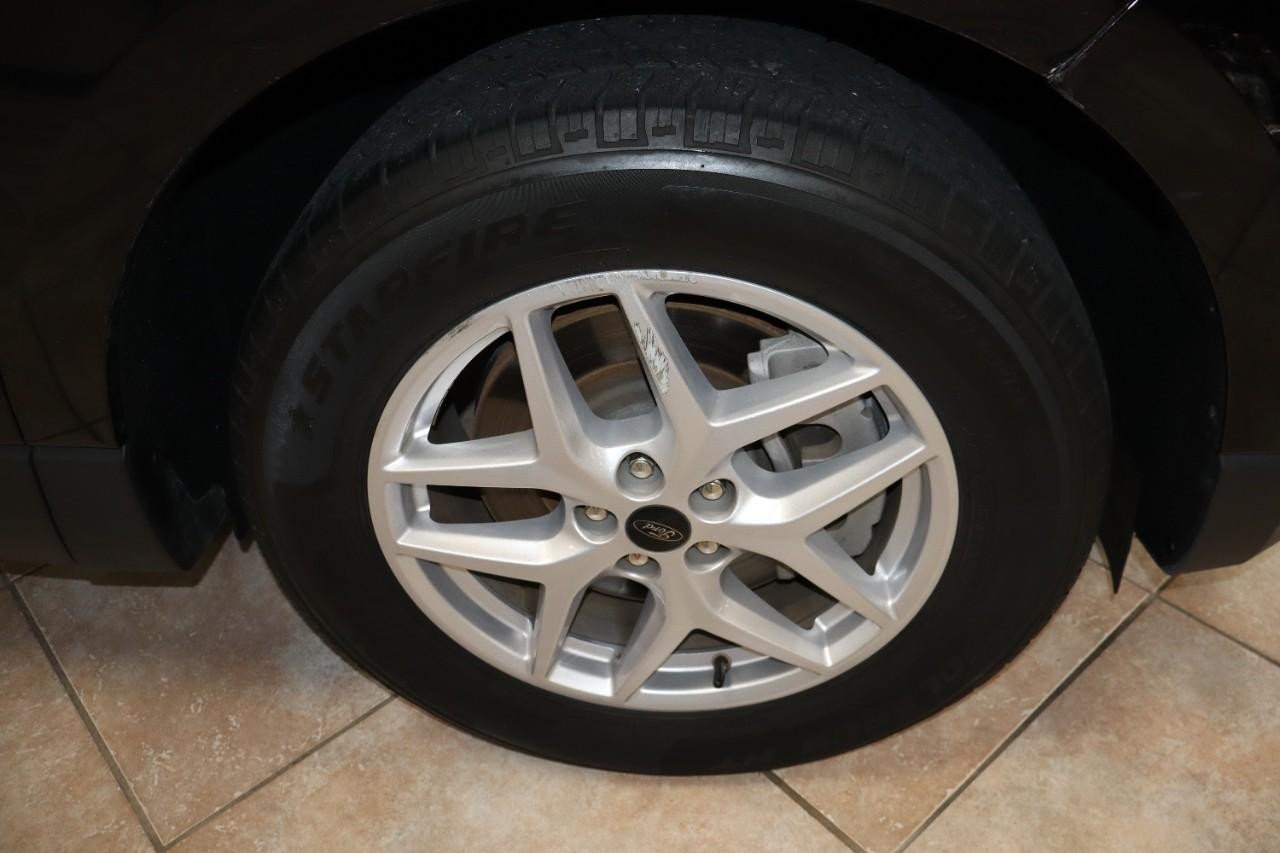 Ford Edge Vehicle Full-screen Gallery Image 36