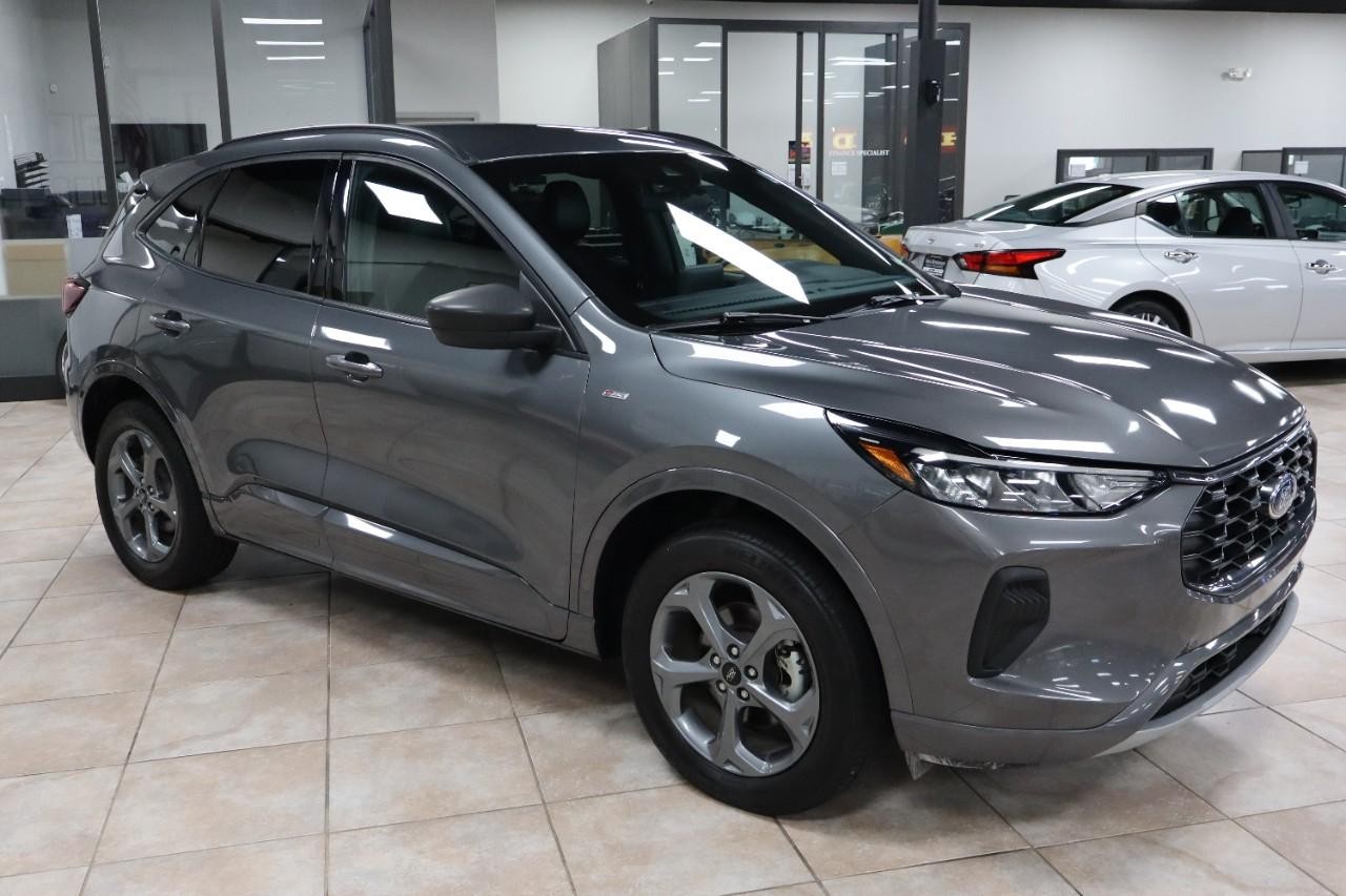 Ford Escape Vehicle Full-screen Gallery Image 8