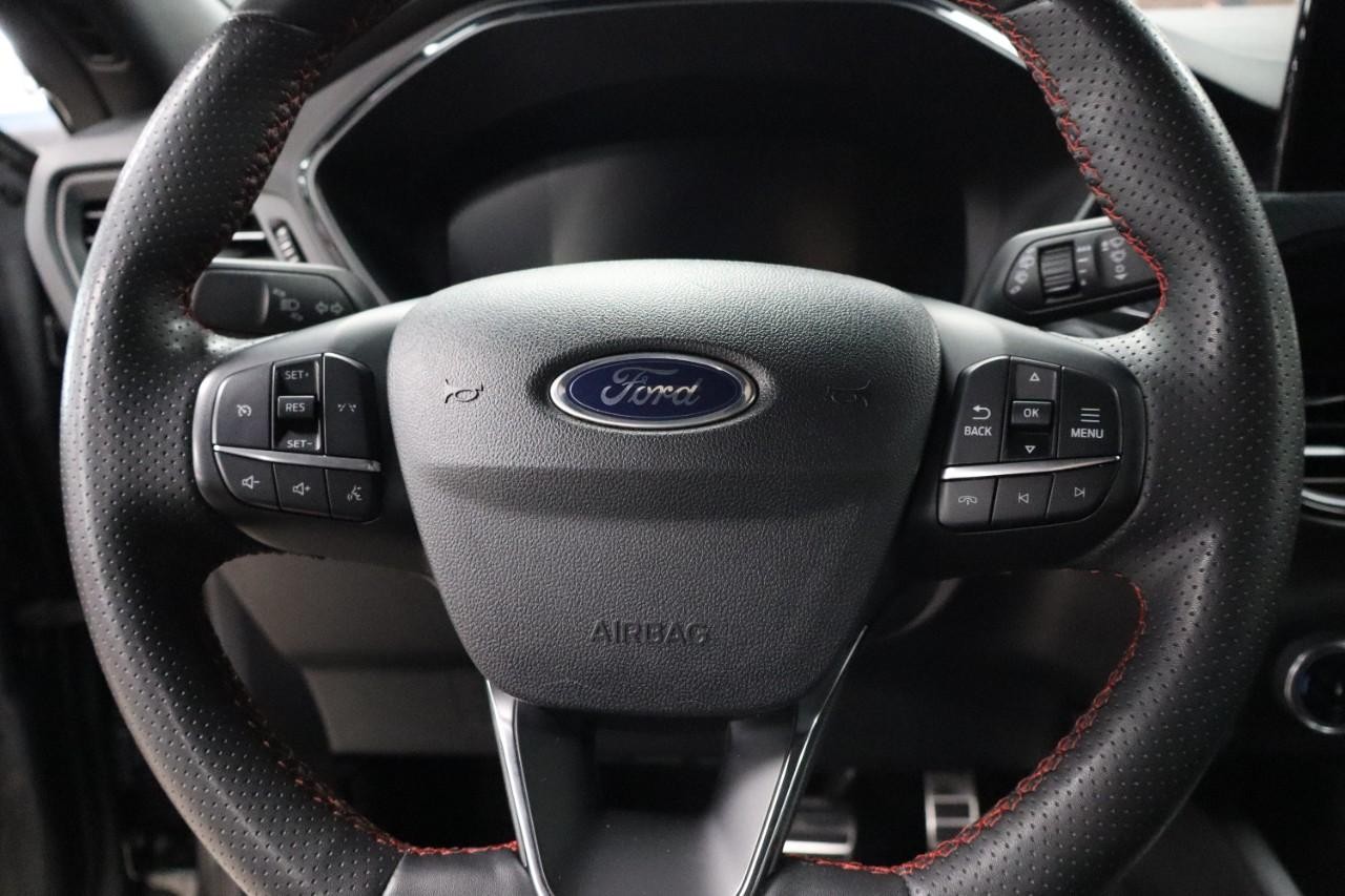 Ford Escape Vehicle Full-screen Gallery Image 14