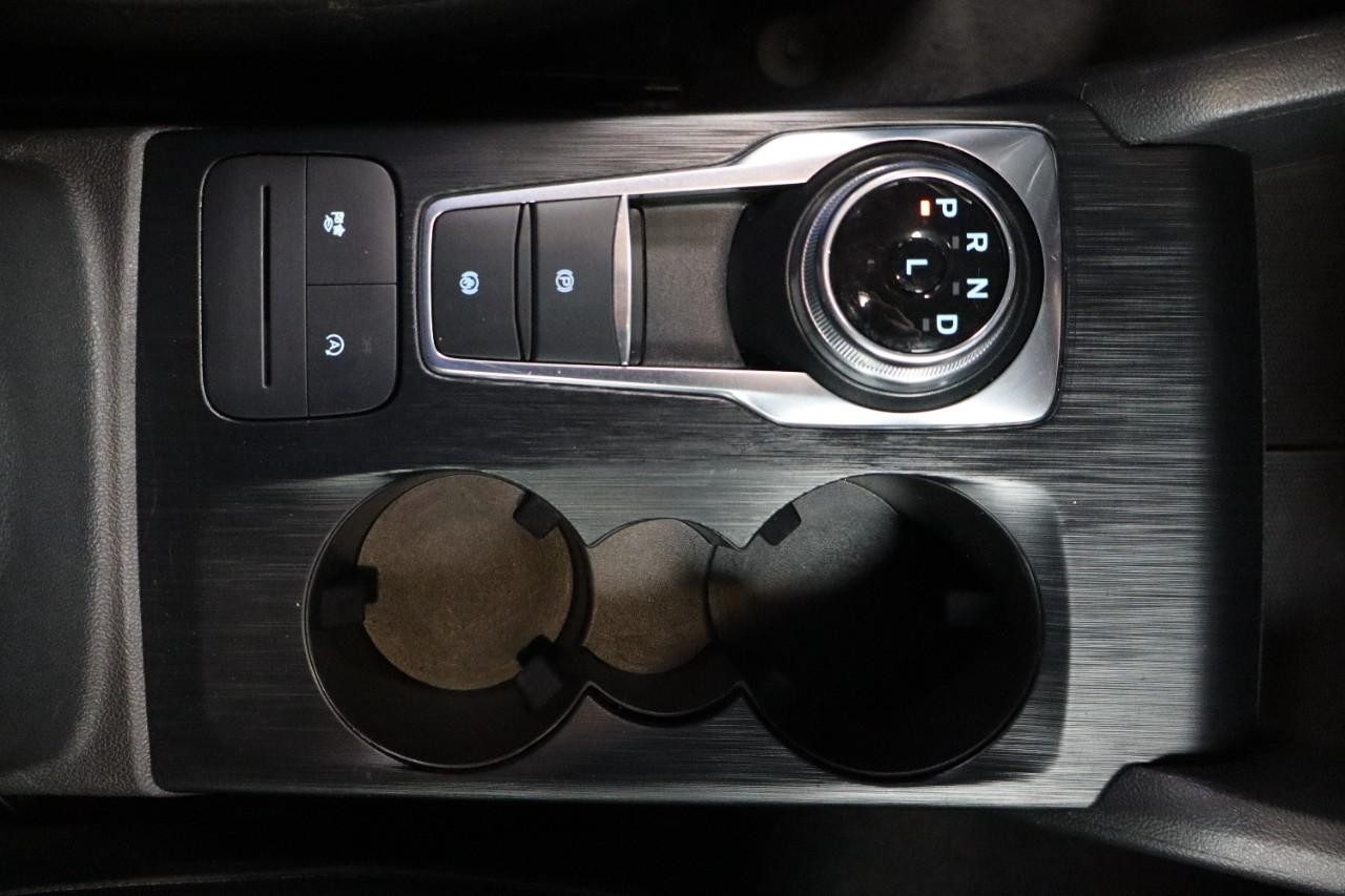Ford Escape Vehicle Full-screen Gallery Image 19