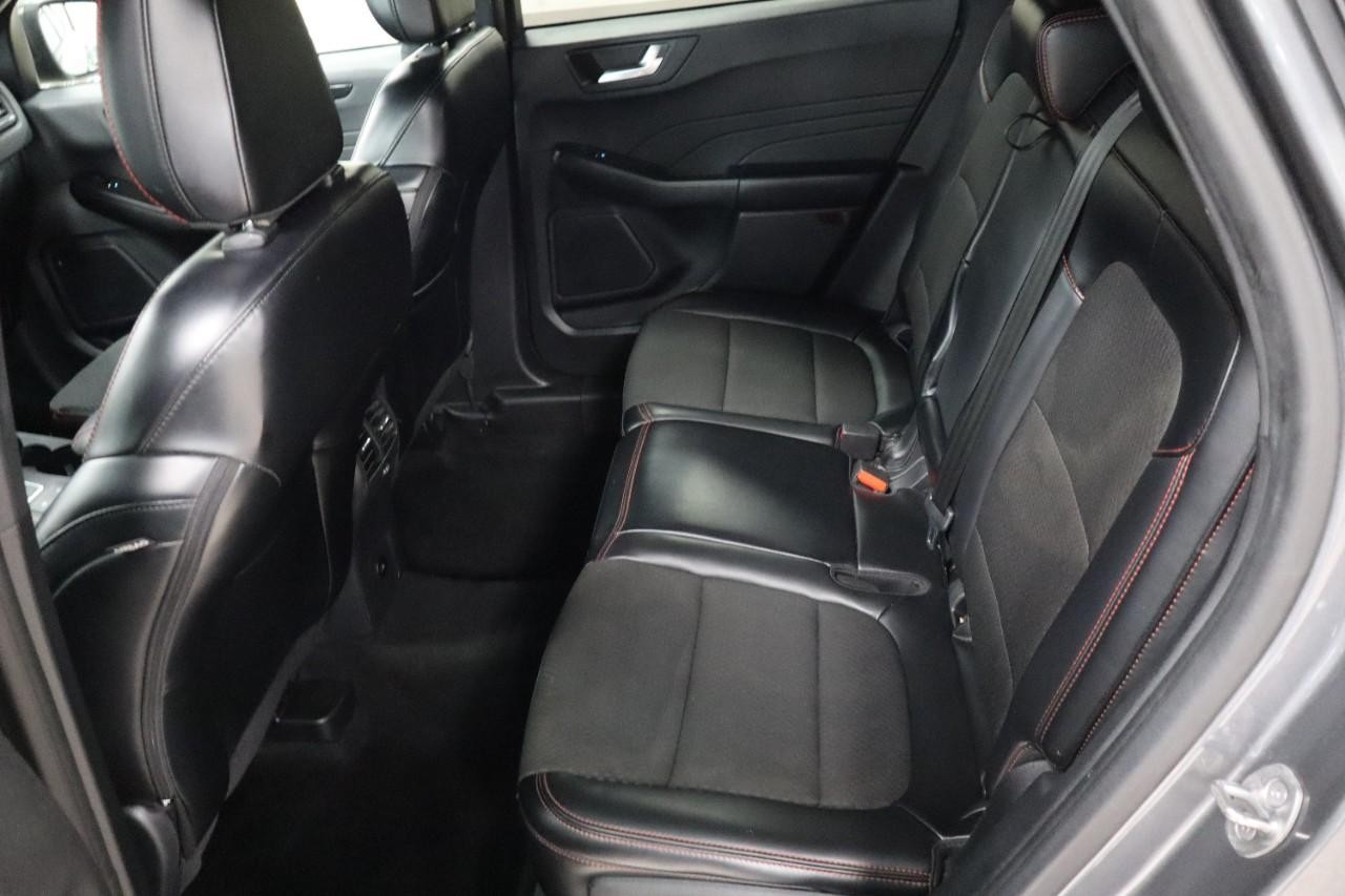 Ford Escape Vehicle Full-screen Gallery Image 20