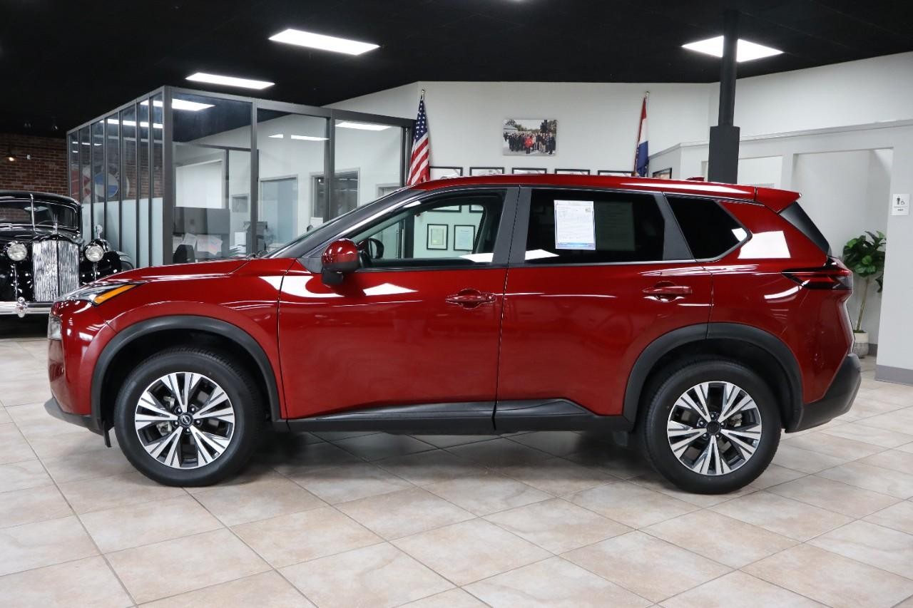 Nissan Rogue Vehicle Full-screen Gallery Image 2