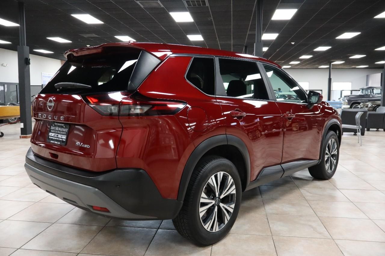 Nissan Rogue Vehicle Full-screen Gallery Image 5
