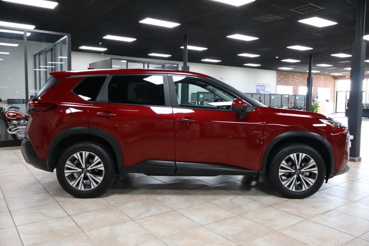 Nissan Rogue Vehicle Full-screen Gallery Image 6