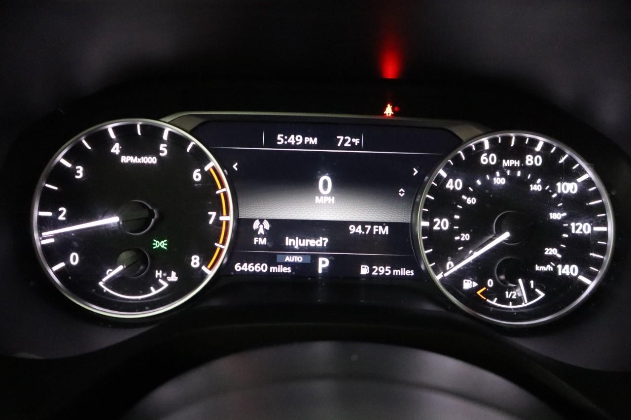 Nissan Rogue Vehicle Full-screen Gallery Image 15