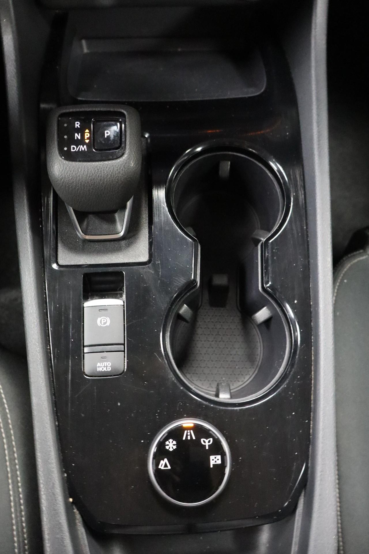 Nissan Rogue Vehicle Full-screen Gallery Image 19