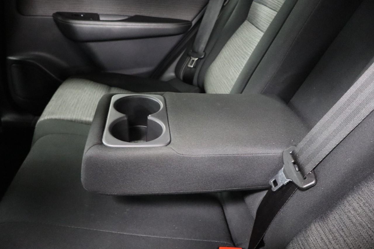 Nissan Rogue Vehicle Full-screen Gallery Image 24