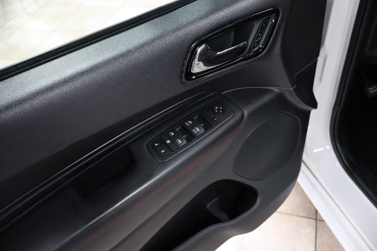 Dodge Durango Vehicle Full-screen Gallery Image 11
