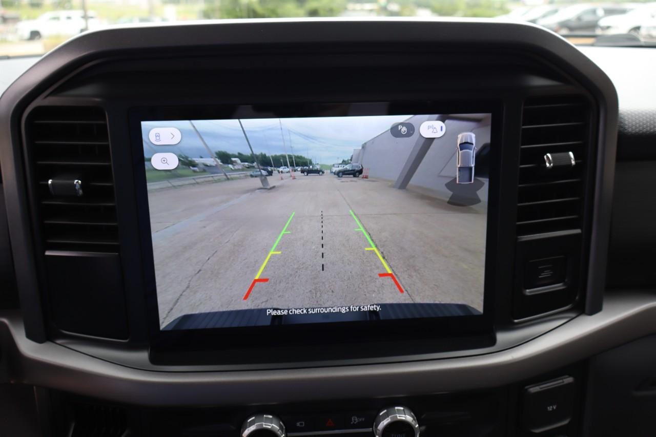 Ford F-150 Vehicle Full-screen Gallery Image 15