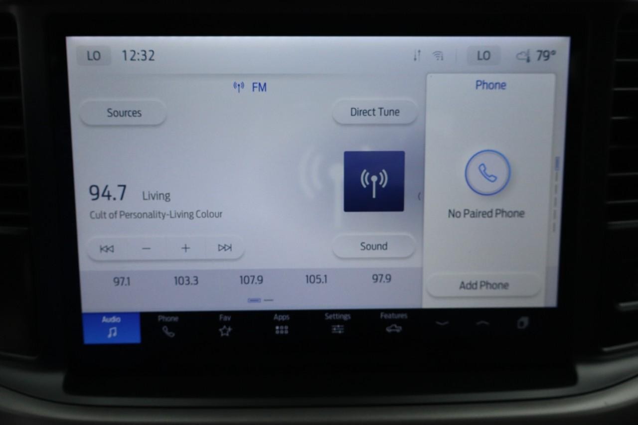 Ford F-150 Vehicle Full-screen Gallery Image 16