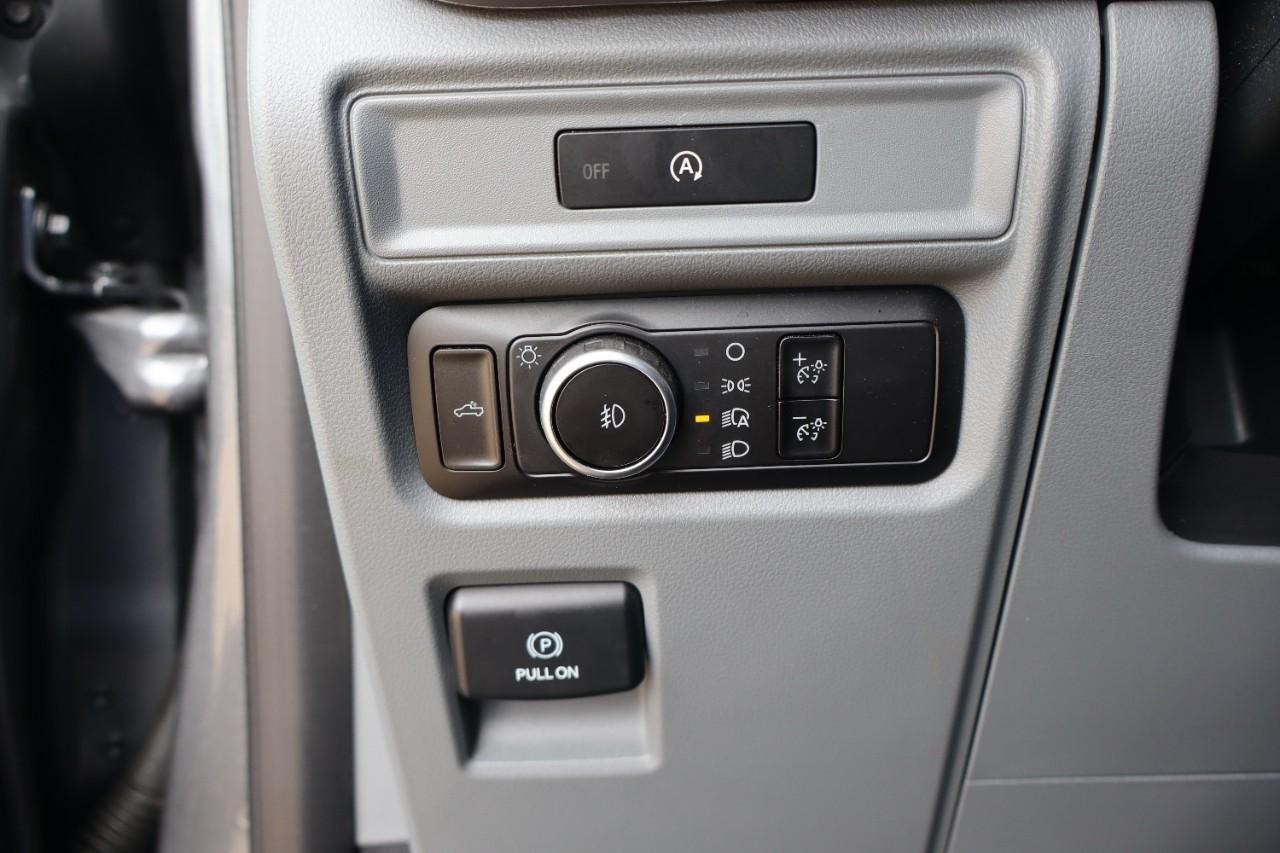 Ford F-150 Vehicle Full-screen Gallery Image 18