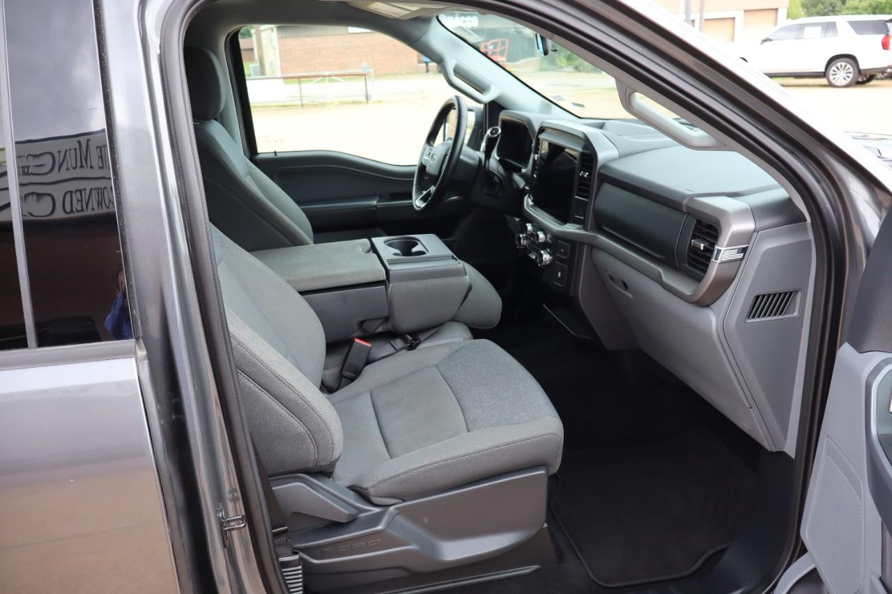Ford F-150 Vehicle Full-screen Gallery Image 21