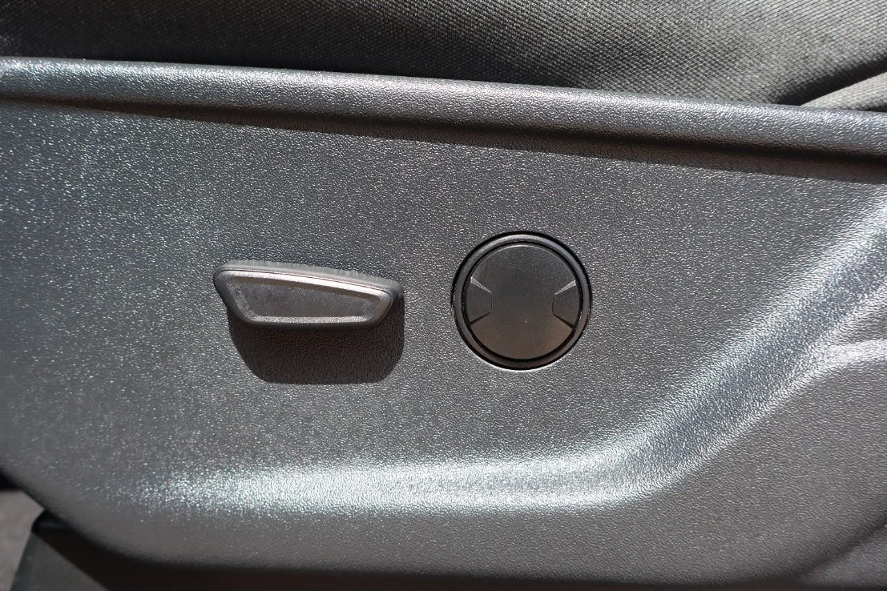 Ford F-150 Vehicle Full-screen Gallery Image 11