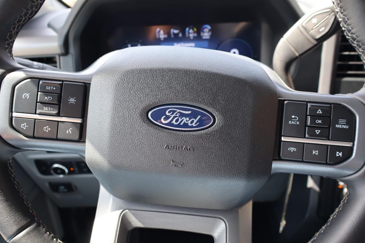 Ford F-150 Vehicle Full-screen Gallery Image 17
