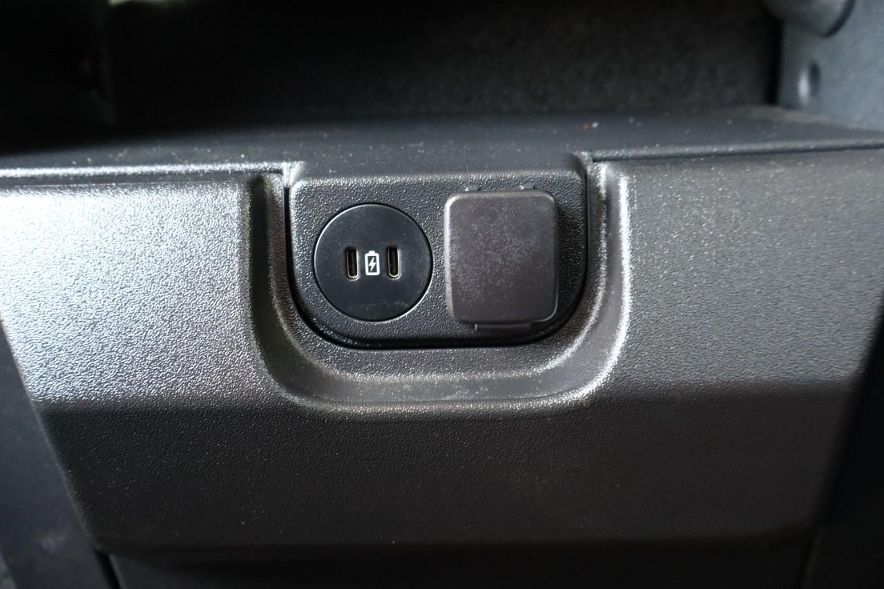 Ford F-150 Vehicle Full-screen Gallery Image 25