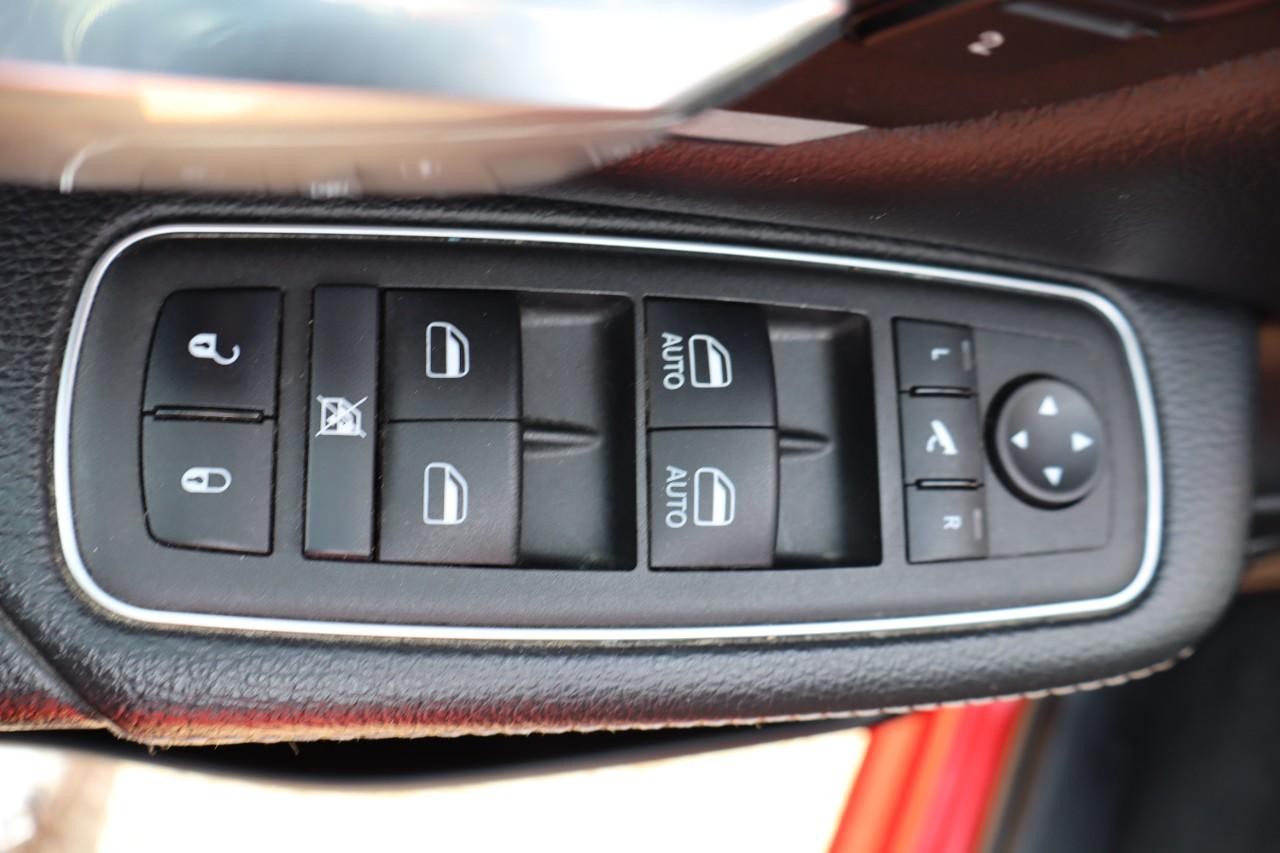 Ram 1500 Vehicle Full-screen Gallery Image 12