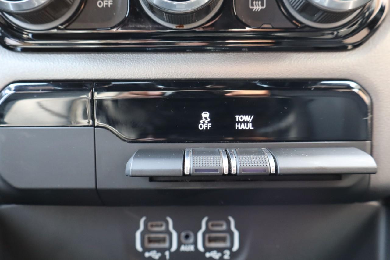 Ram 1500 Vehicle Full-screen Gallery Image 21