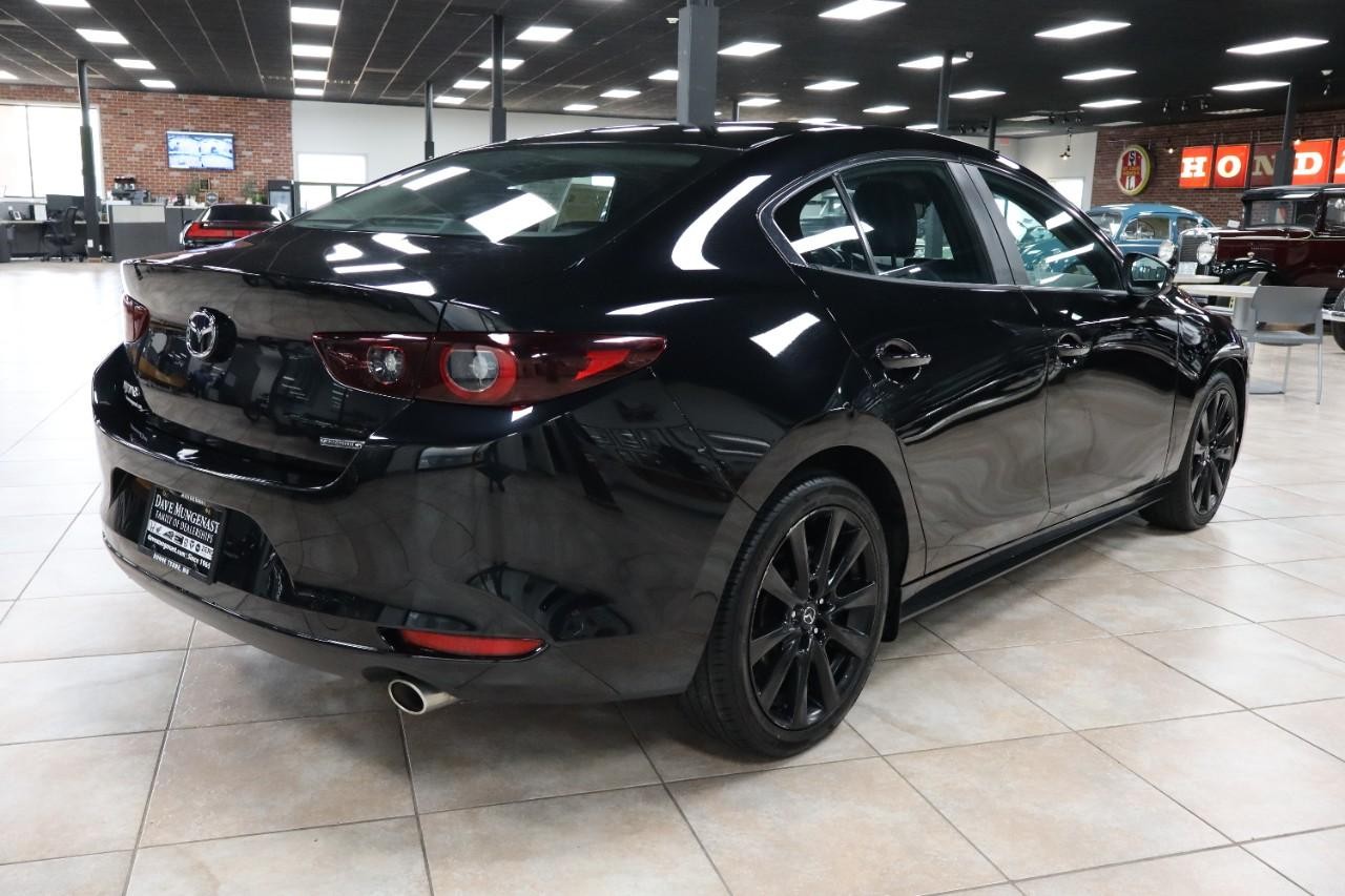 Mazda Mazda3 Sedan Vehicle Full-screen Gallery Image 5
