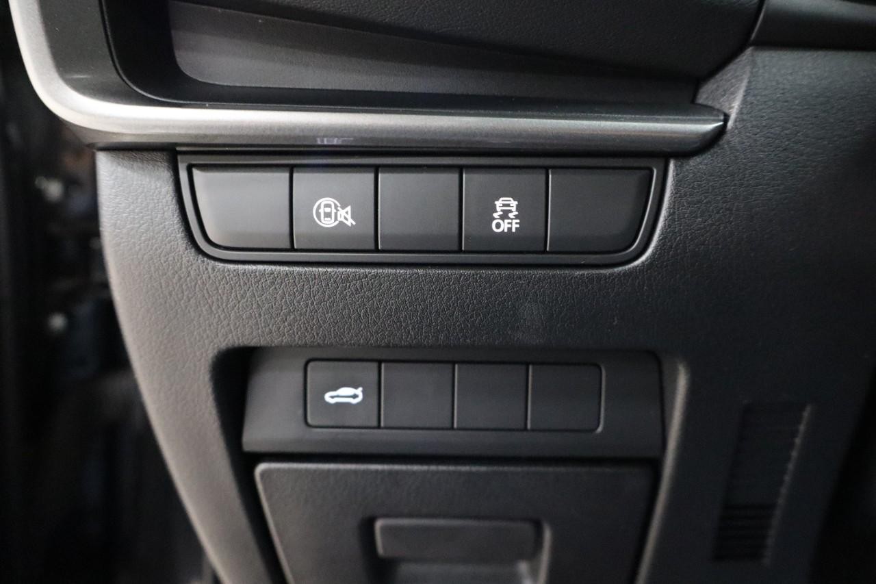 Mazda Mazda3 Sedan Vehicle Full-screen Gallery Image 14