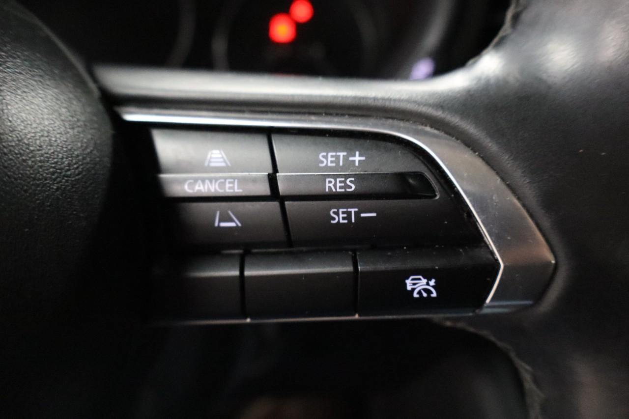 Mazda Mazda3 Sedan Vehicle Full-screen Gallery Image 16