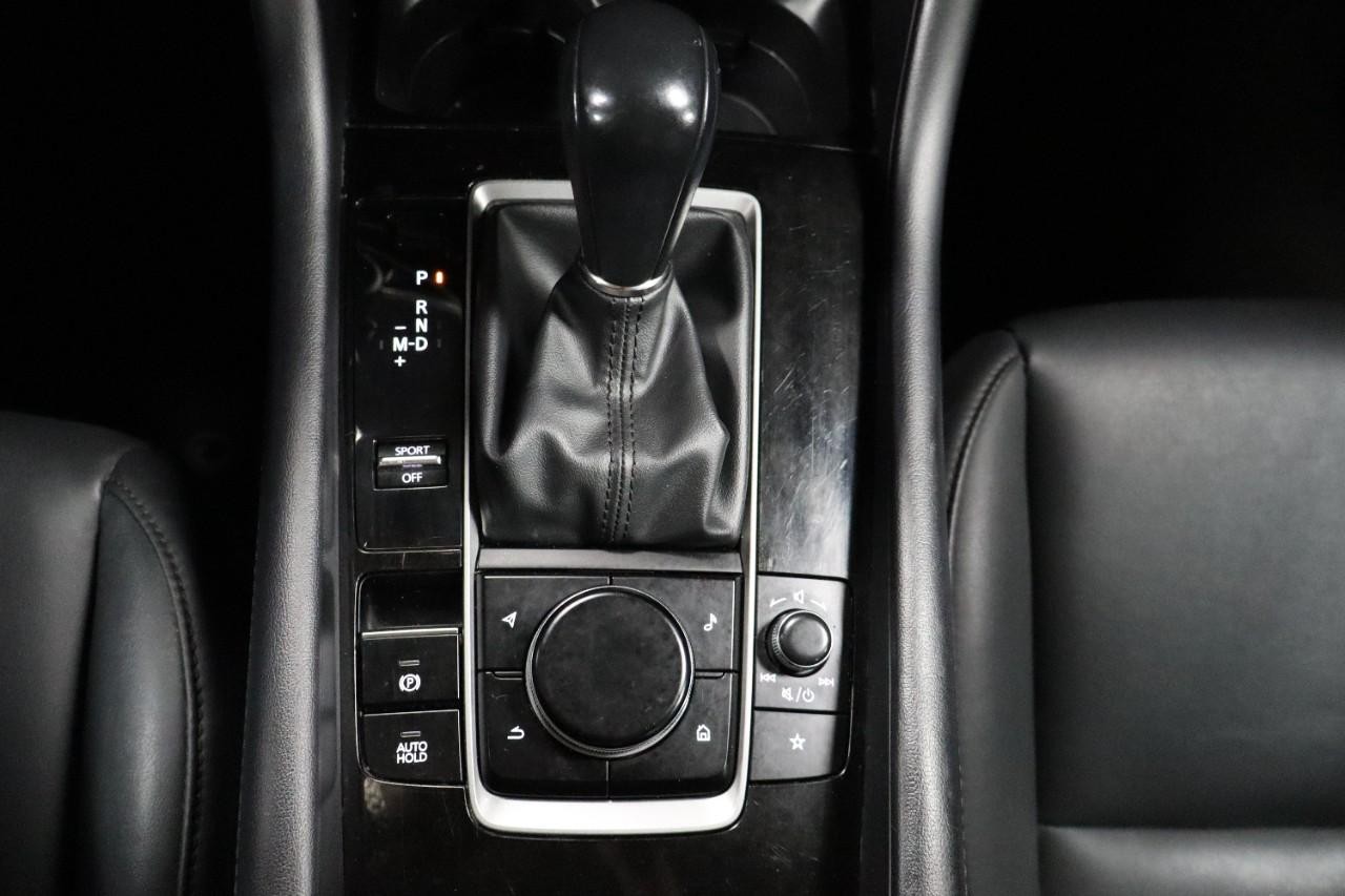 Mazda Mazda3 Sedan Vehicle Full-screen Gallery Image 20