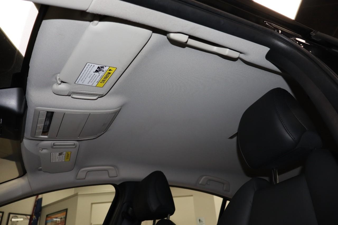 Mazda Mazda3 Sedan Vehicle Full-screen Gallery Image 21