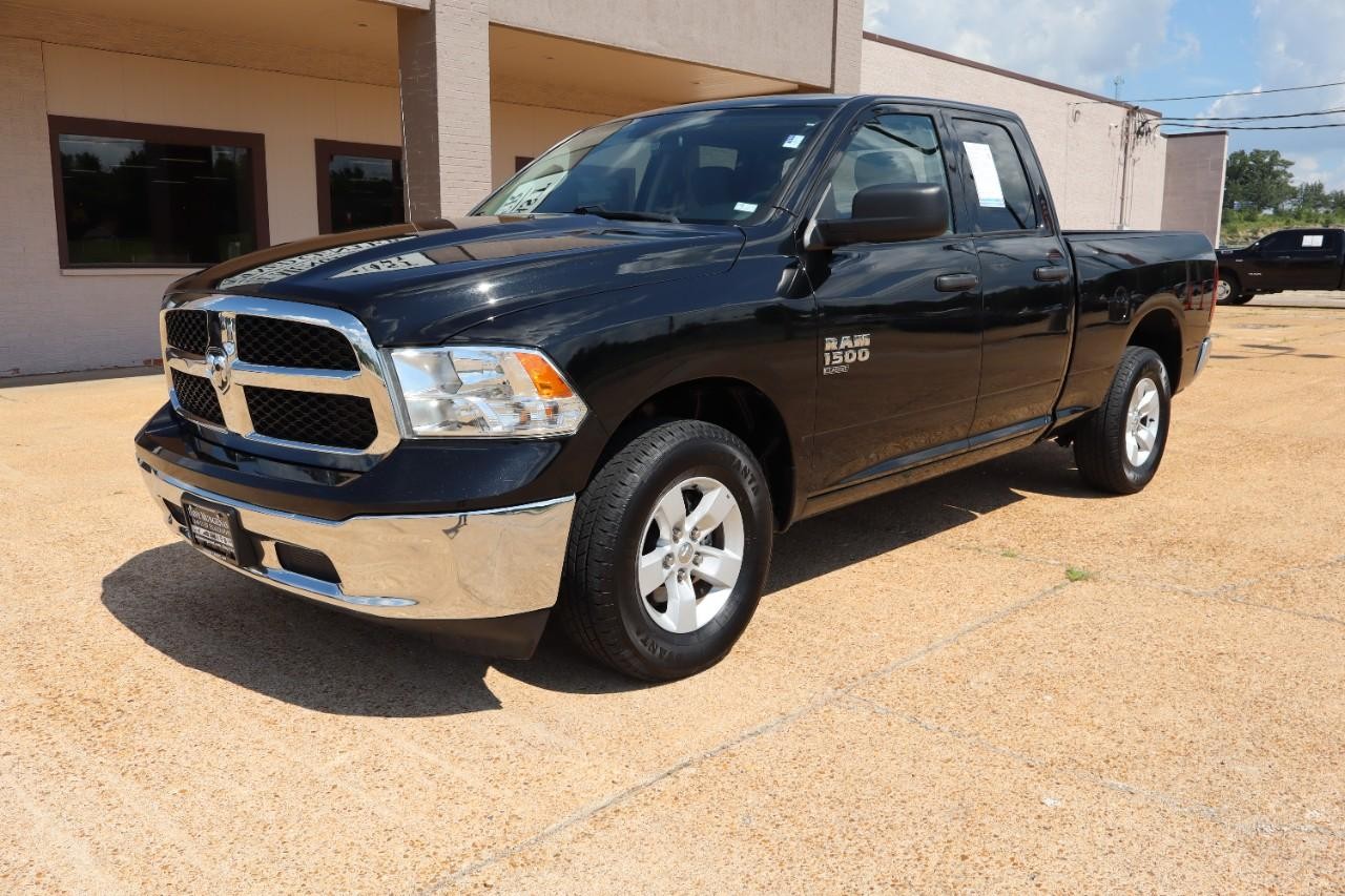 Ram 1500 Classic Vehicle Full-screen Gallery Image 2