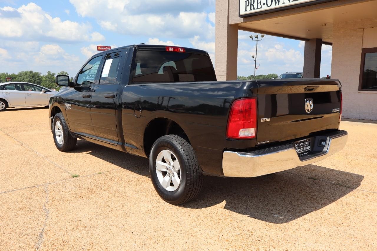 Ram 1500 Classic Vehicle Full-screen Gallery Image 4