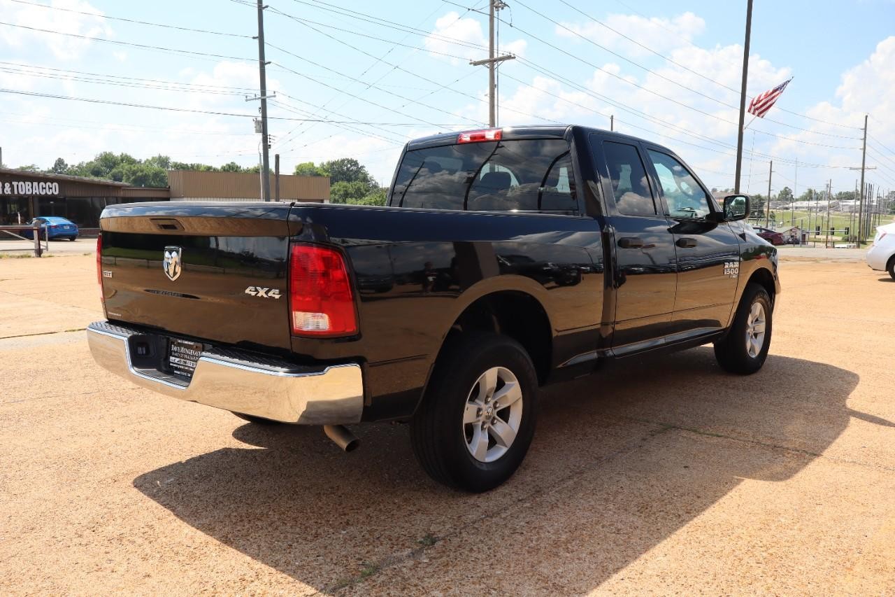 Ram 1500 Classic Vehicle Full-screen Gallery Image 6