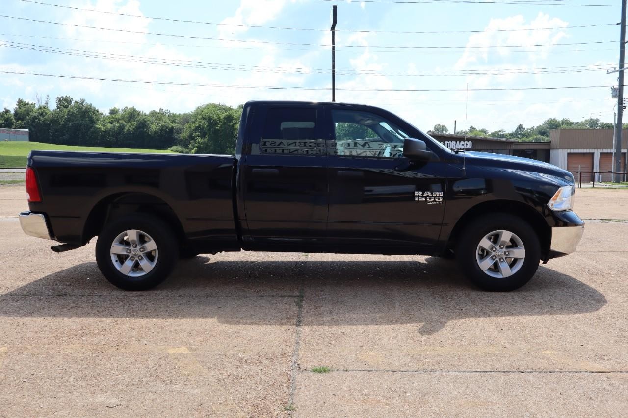Ram 1500 Classic Vehicle Full-screen Gallery Image 7