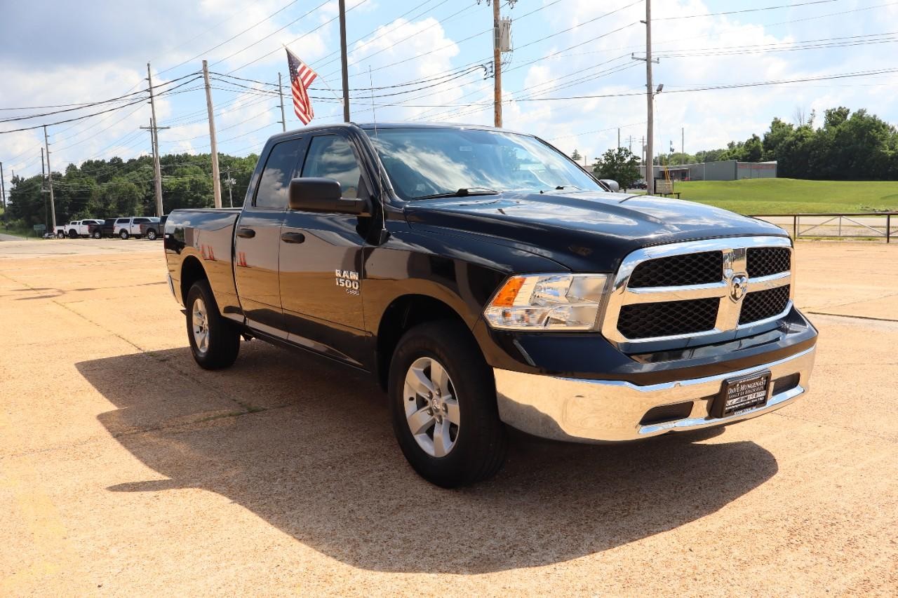 Ram 1500 Classic Vehicle Full-screen Gallery Image 8